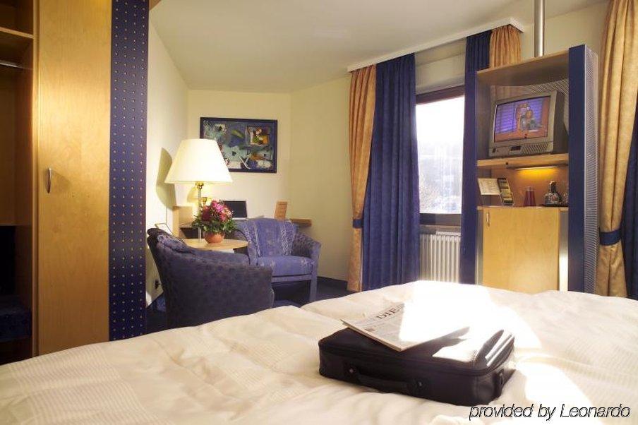 & Restaurant Walfisch 3* Wurzburg