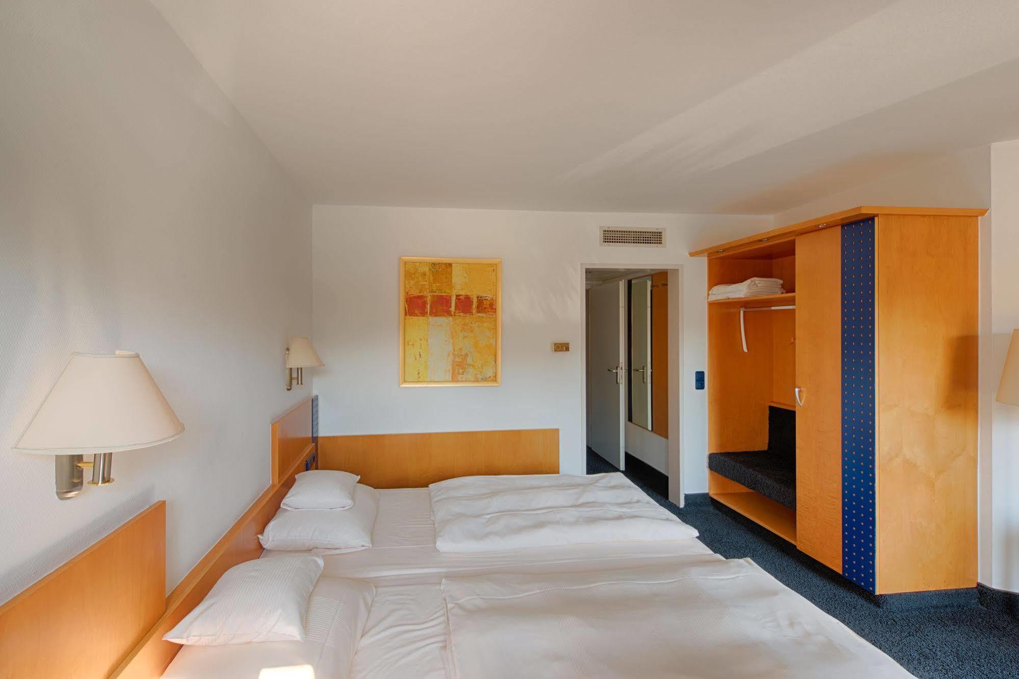 Hotel & Restaurant Walfisch Wurzburg